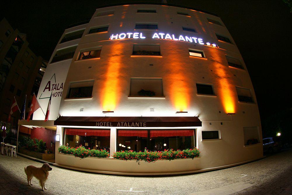 Atalante Hotell Annemasse Exteriör bild